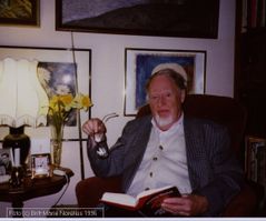Hegland själv 1996 i sin systers pianorum i Sigtuna